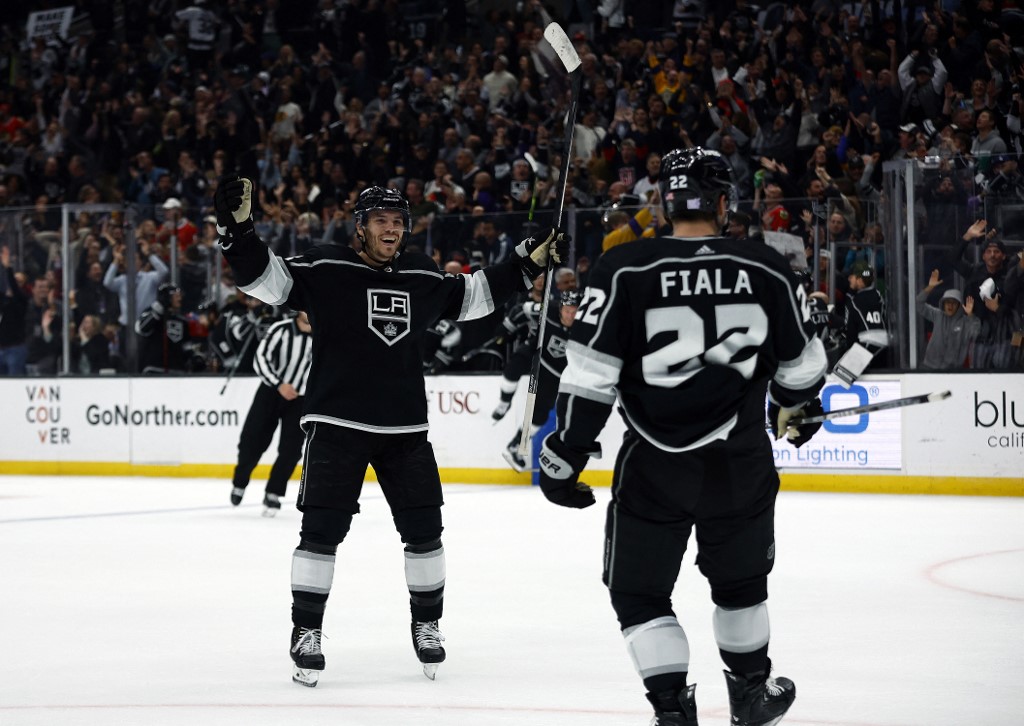 Kings vs Oilers Betting Odds, Predictions & Tips at Point Spreads
