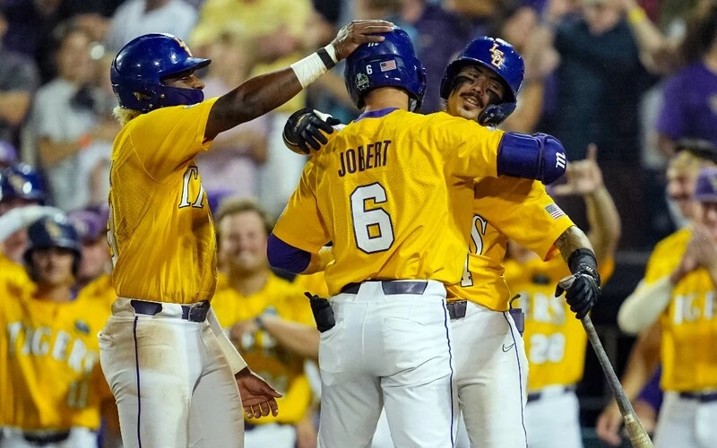 Who will LSU baseball play in the 2023 College World Series?