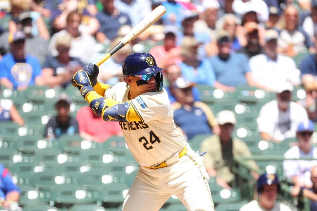 Cubs vs Brewers MLB Odds: Milwaukee Favored in Opener